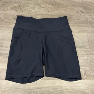 Old Navy Active Powersoft Biker Shorts w/pockets